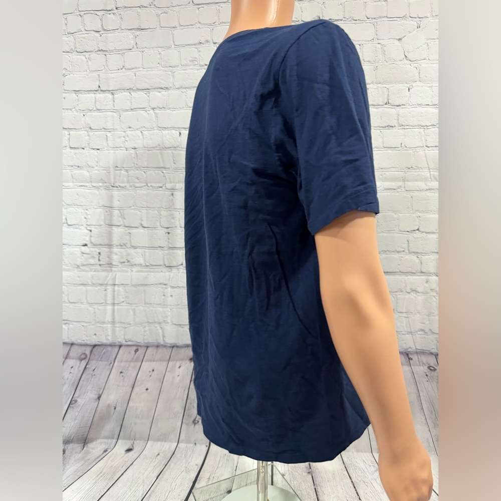 Nike Tee - Picture 5 of 8